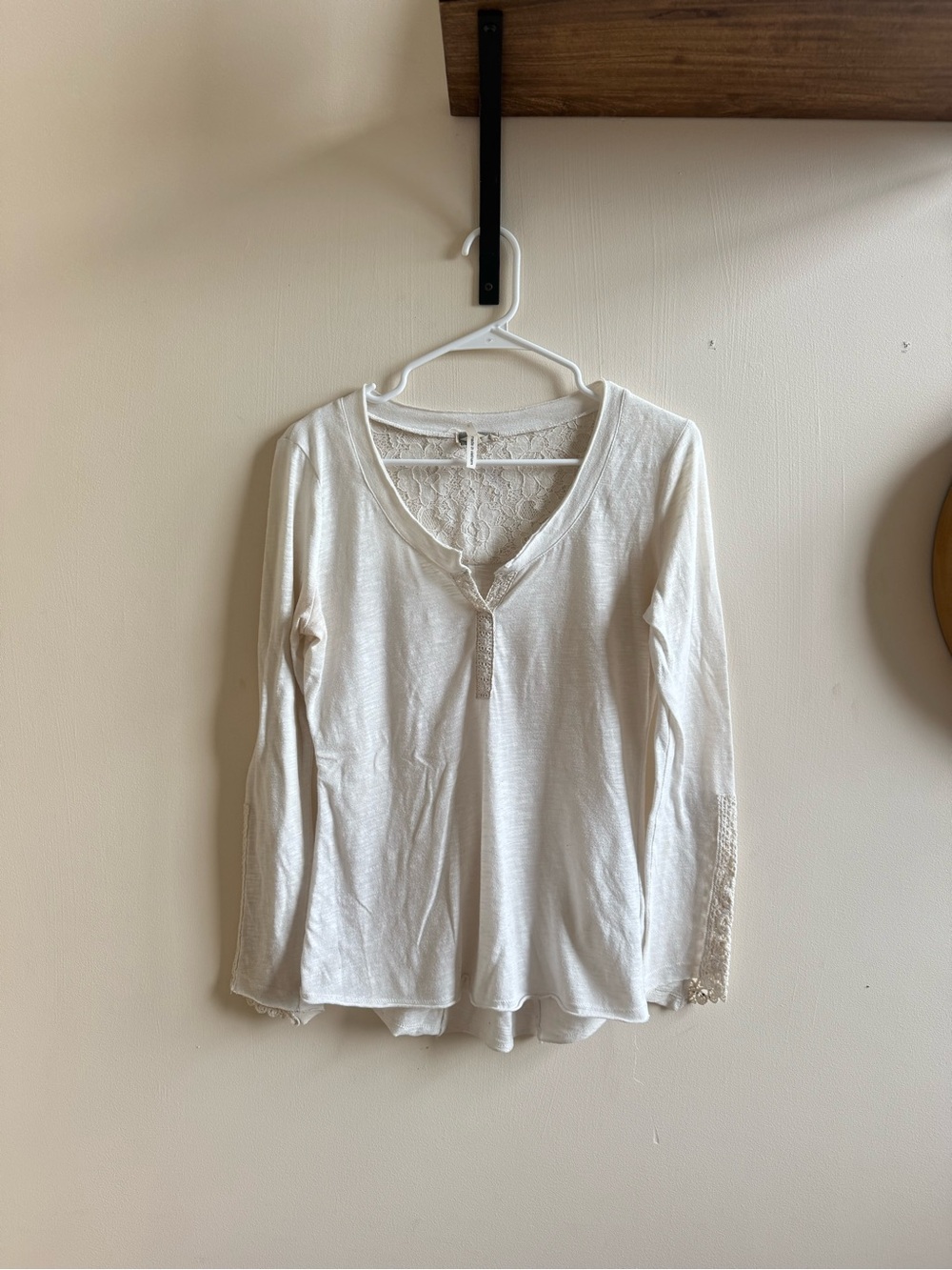 Kirra White Lace Back Long Sleeve Boho Henley Top Size S